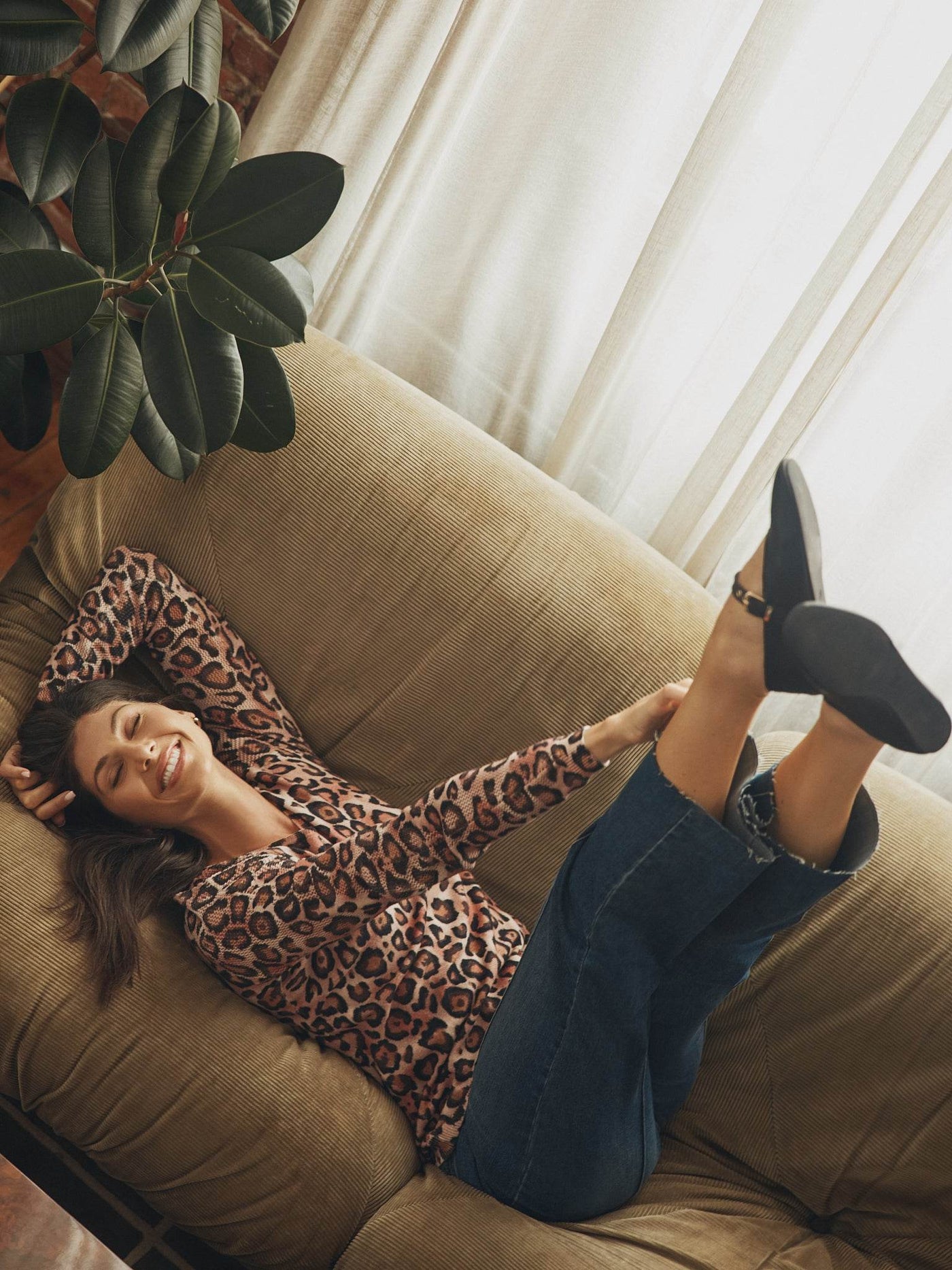 V-Neck Pointelle Sleeve Sweater - Dream Pants