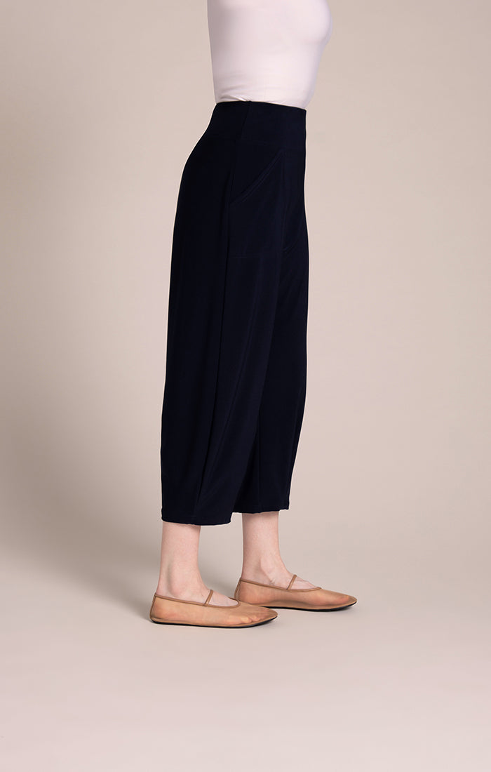 Narrow Lantern Pants Sympli