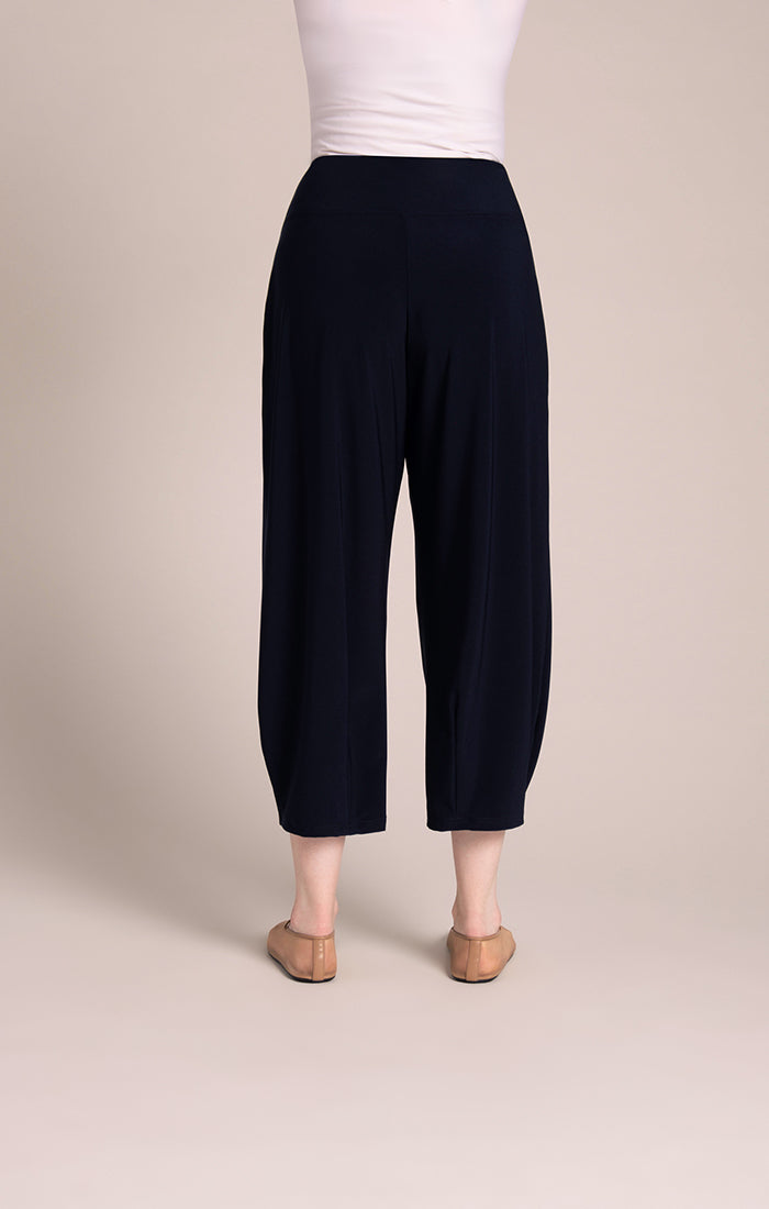 Narrow Lantern Pants Sympli